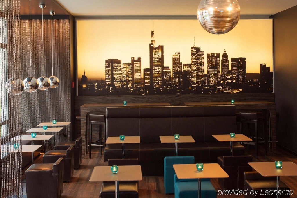 Motel One Frankfurt-East Side 8