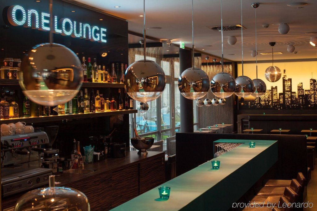 Motel One Frankfurt-East Side 16