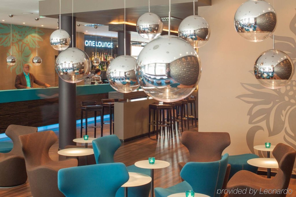 Motel One Frankfurt-East Side 3