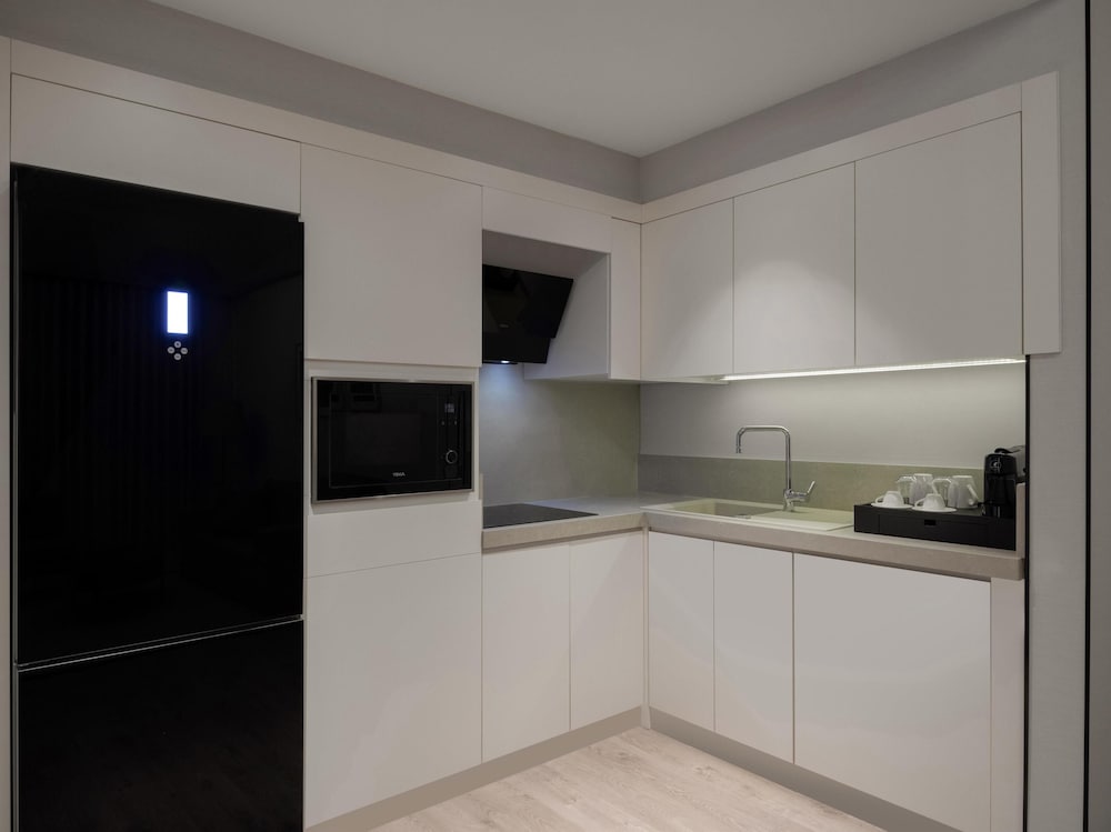 Altunizade Suites Istanbul Curio Collection by Hilton 18