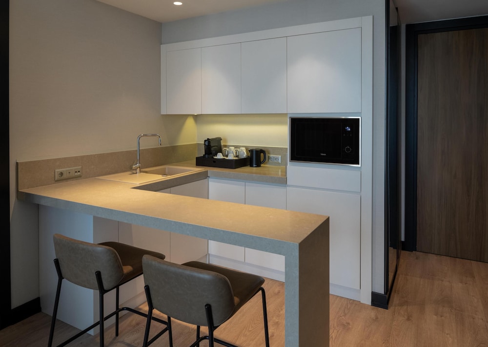Altunizade Suites Istanbul Curio Collection by Hilton 22
