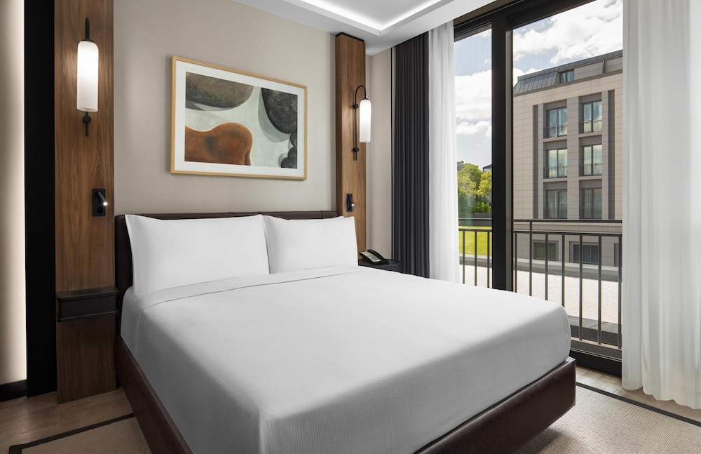 Altunizade Suites Istanbul Curio Collection by Hilton 14