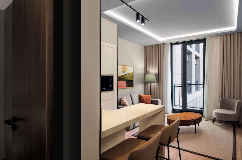Altunizade Suites Istanbul Curio Collection by Hilton 23
