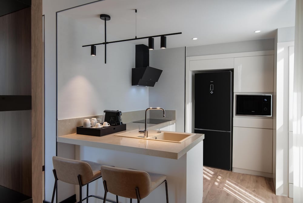 Altunizade Suites Istanbul Curio Collection by Hilton 20