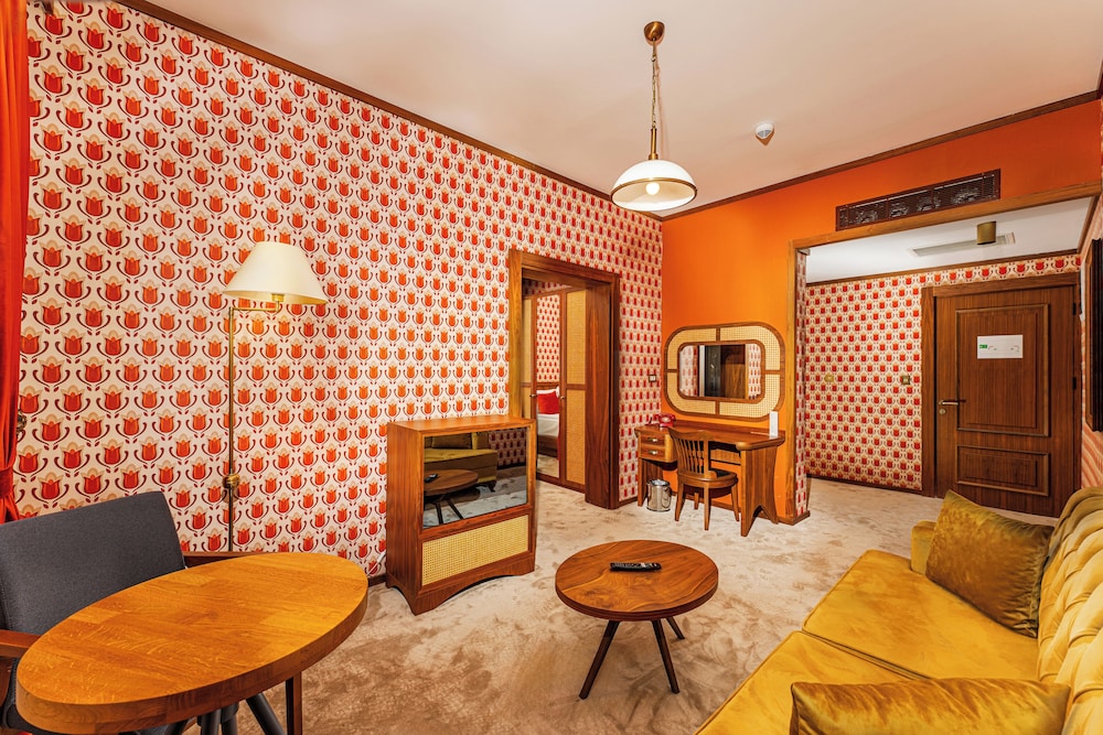 74 Otel 15