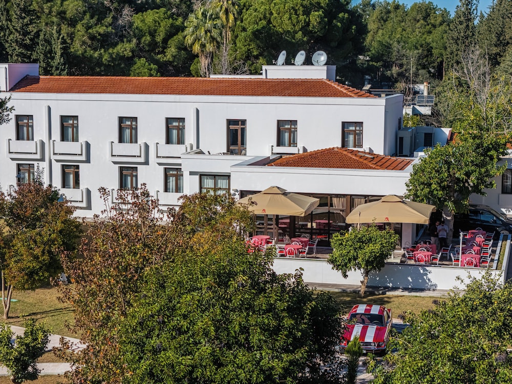 74 Otel 22