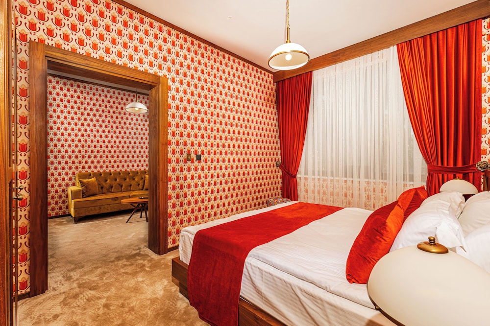 74 Otel 14