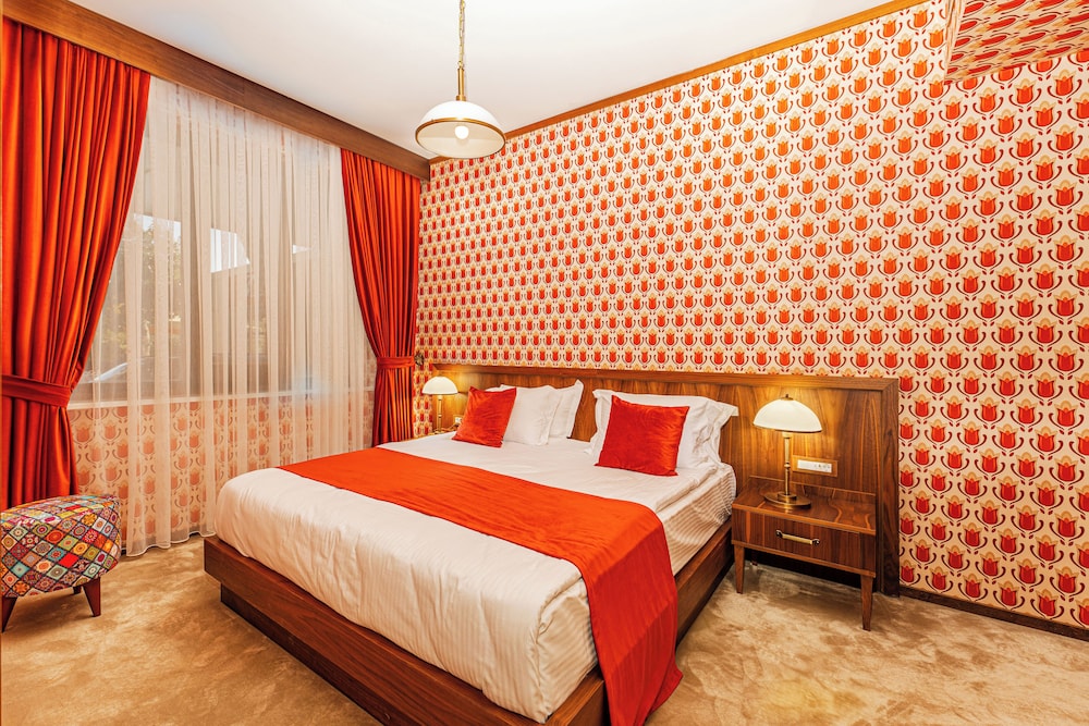 74 Otel 11