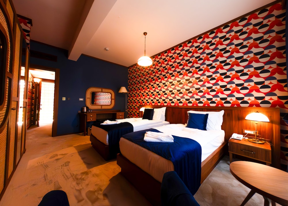 74 Otel 4