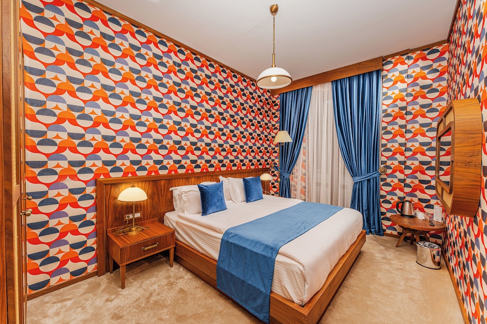 74 Otel 7