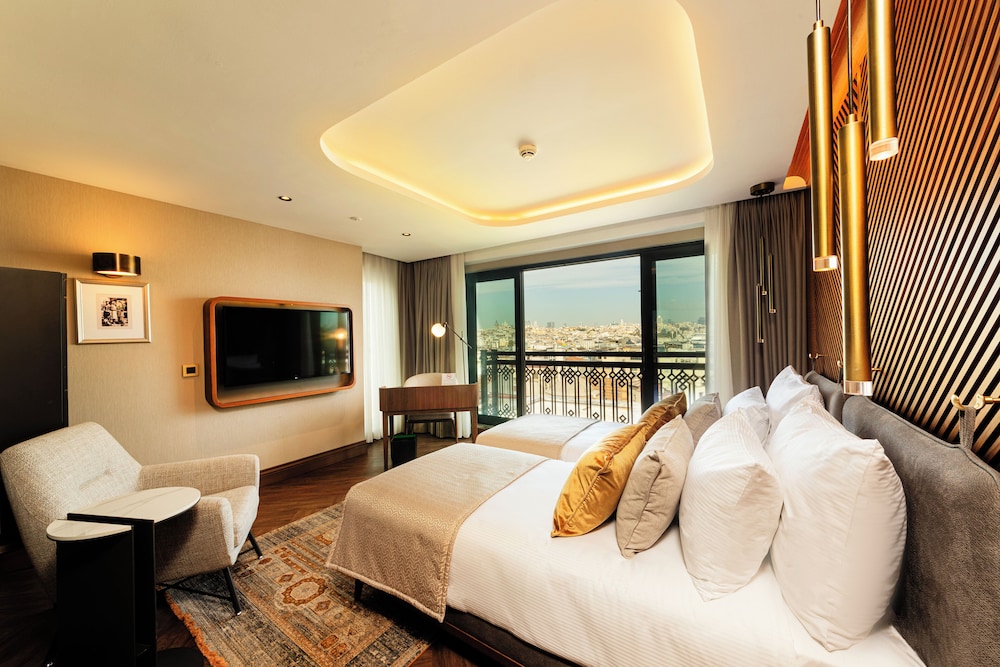 Levni Istanbul Hotel Handwritten Collection 13
