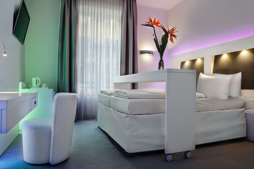 Grand Hotel Downtown 1