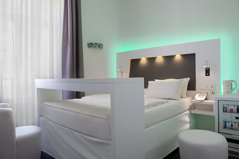 Grand Hotel Downtown 4