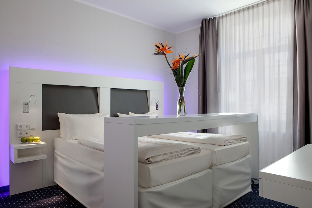 Grand Hotel Downtown 13