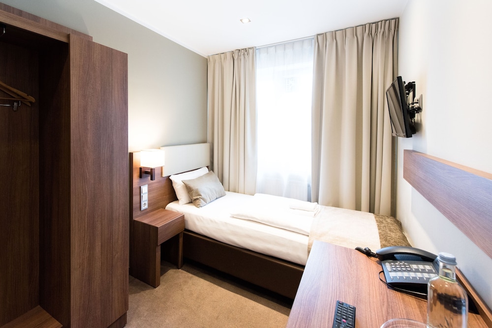 Hotel ARENA am Zoo 6