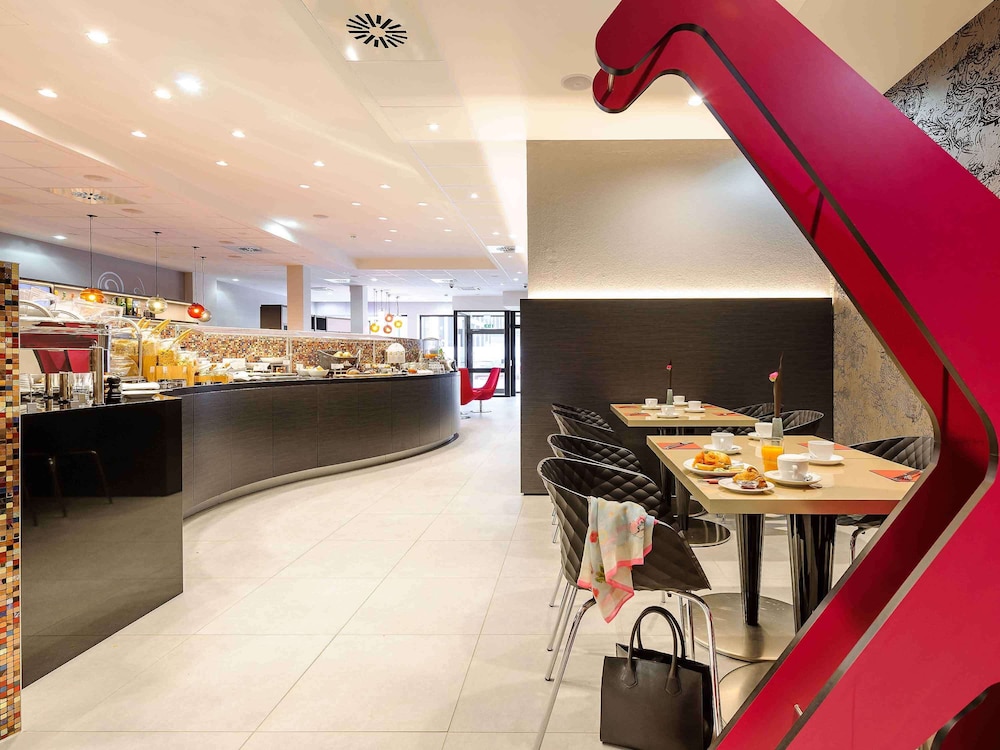 Mercure Hotel Duesseldorf Zentrum 23