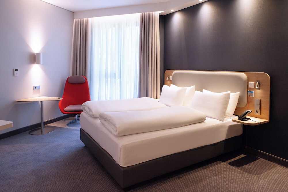 Holiday Inn Express & Suites Monheim am Rhein 15