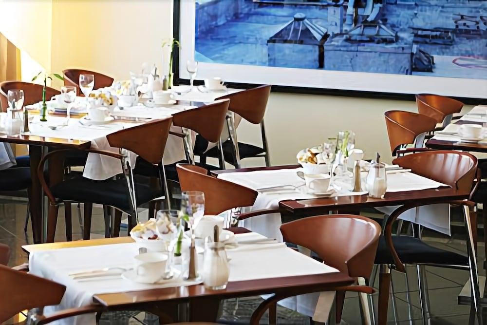 Avidon Art & Design Hotel 22