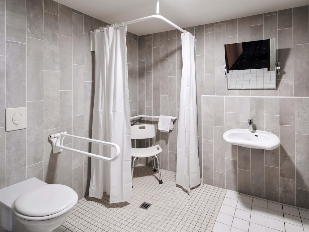 B&B HOTEL Frankfurt-Niederrad 23