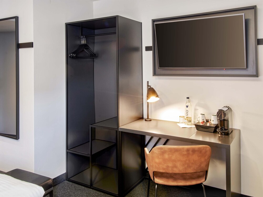 B&B HOTEL Frankfurt-Niederrad 11