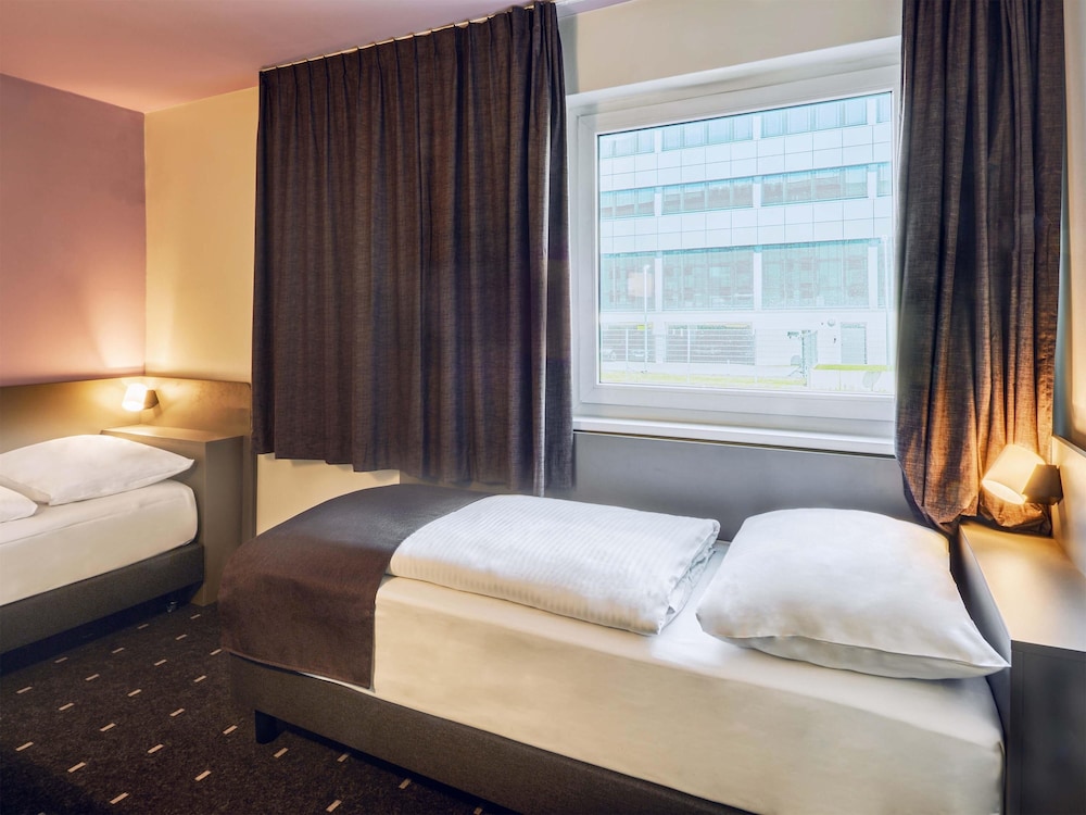 B&B HOTEL Frankfurt-Niederrad 7
