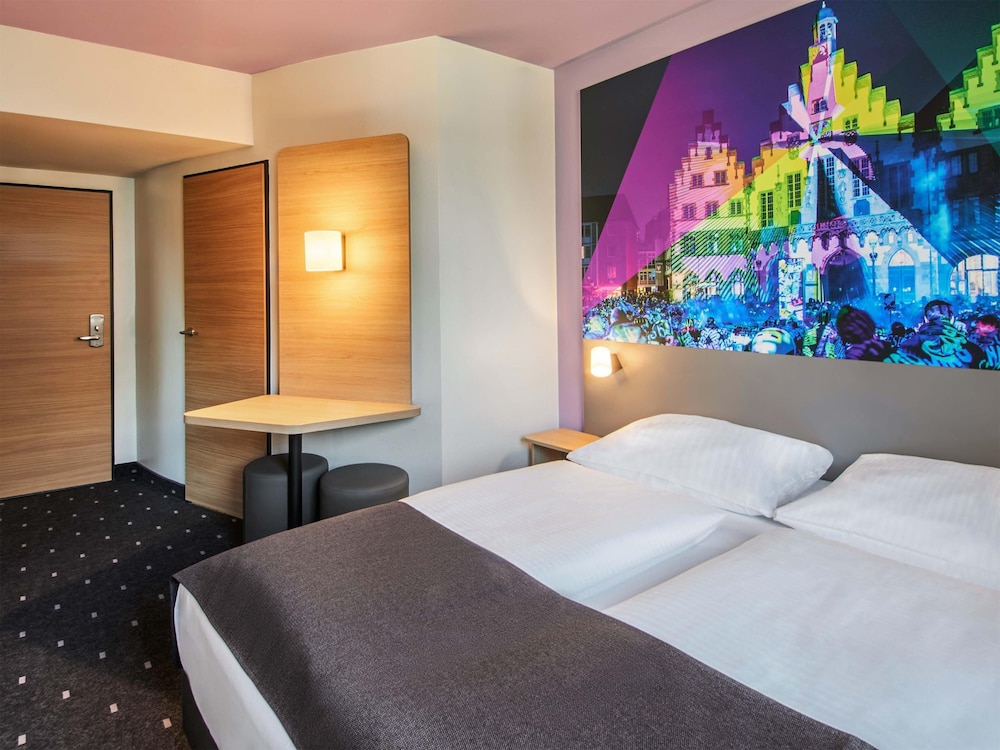 B&B HOTEL Frankfurt-Niederrad 4