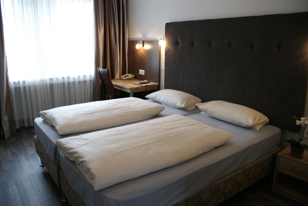 Bahn-Hotel Düsseldorf 9