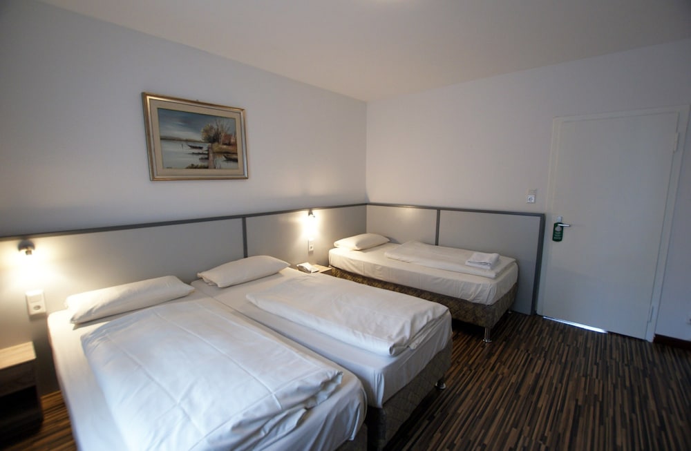 Bahn-Hotel Düsseldorf 11
