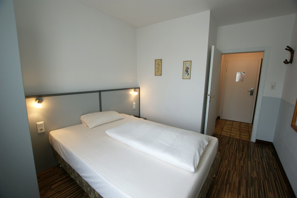Bahn-Hotel Düsseldorf 12