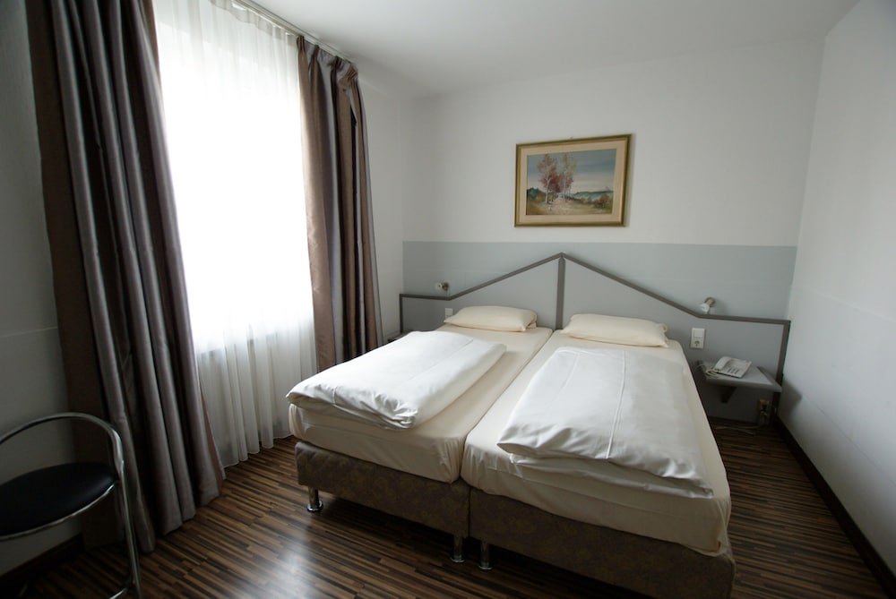 Bahn-Hotel Düsseldorf 13