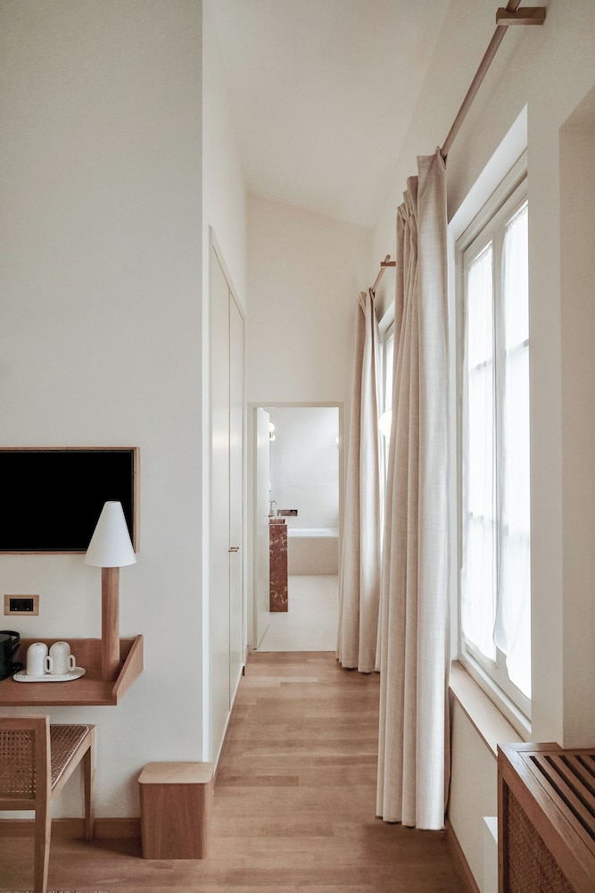 Elysée Montmartre Hôtel 24