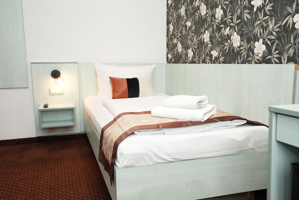Hotel Attaché An Der Messe by ANS 18