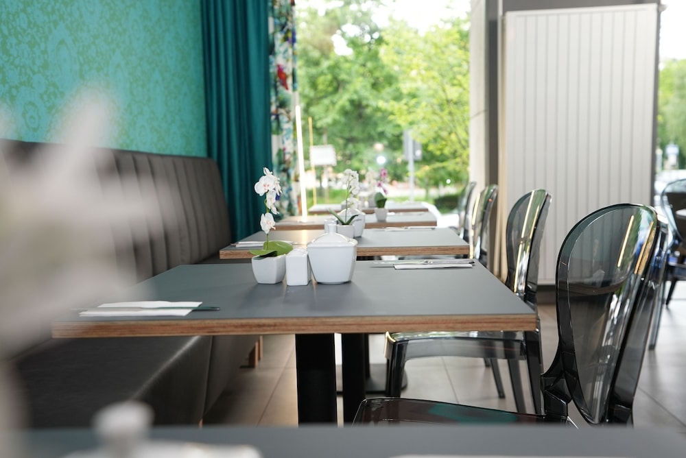 Hotel Attaché An Der Messe by ANS 7