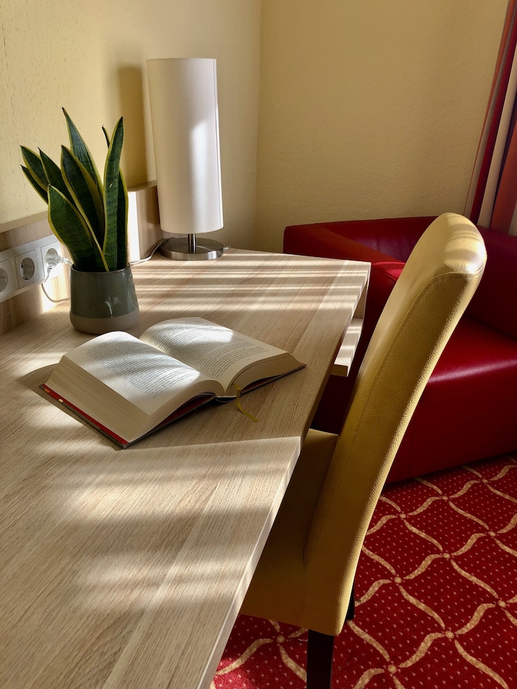 Montana Hotel Köln-Bonn Airport 10