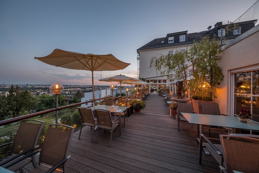 Hotel Schoene Aussicht 1