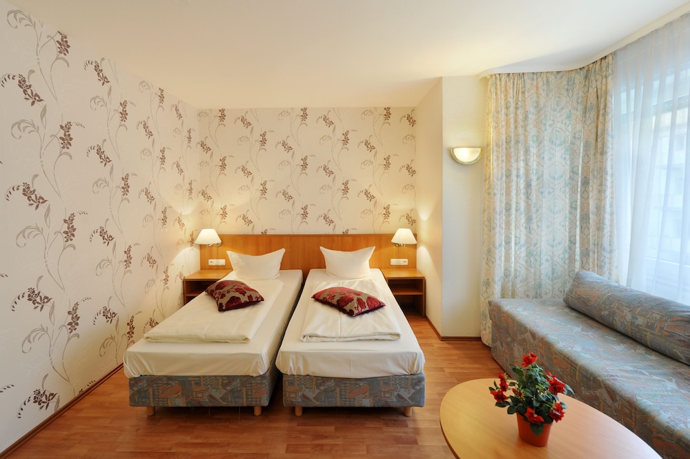 Fair Villa Diana Westend 8