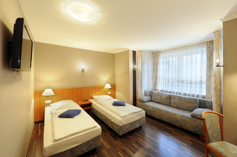 Fair Villa Diana Westend 16