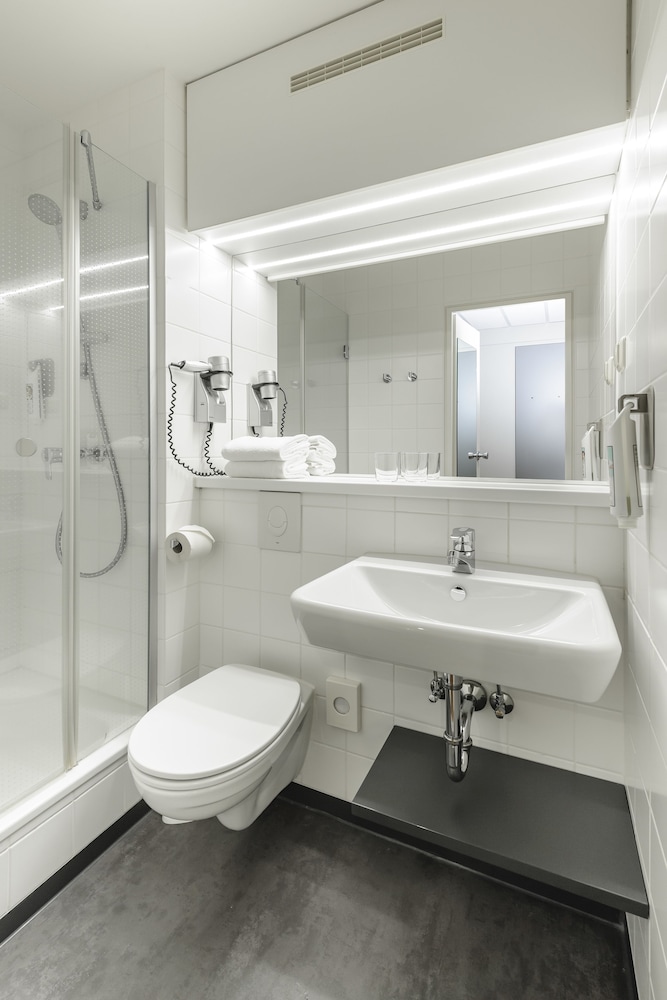 ibis Hotel Frankfurt Messe West 5
