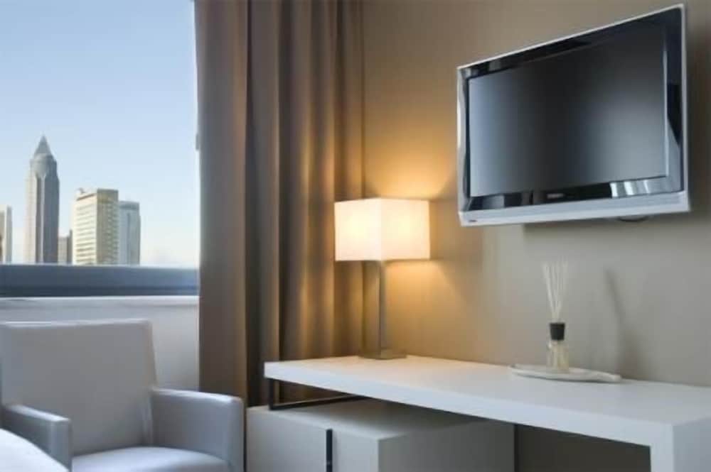 Pearl Hotel 8