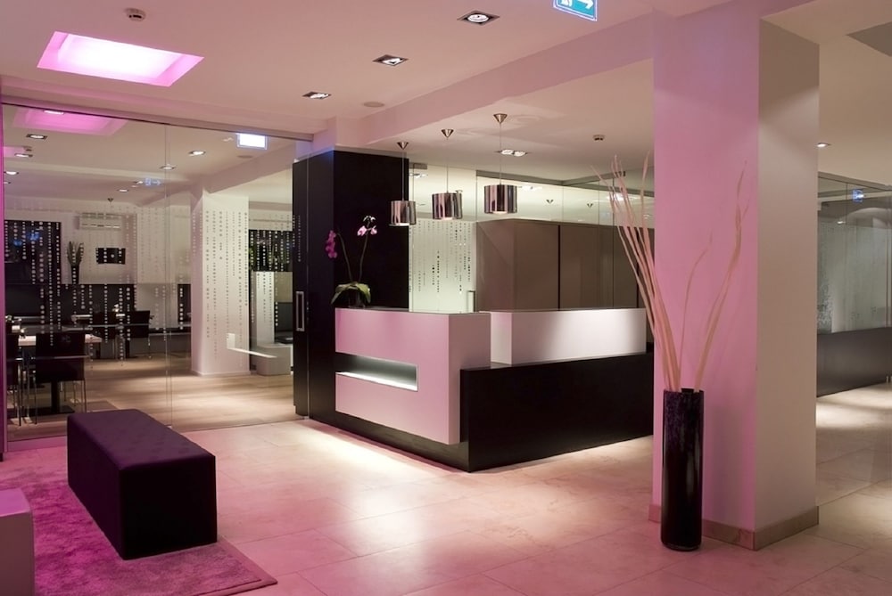 Pearl Hotel 1