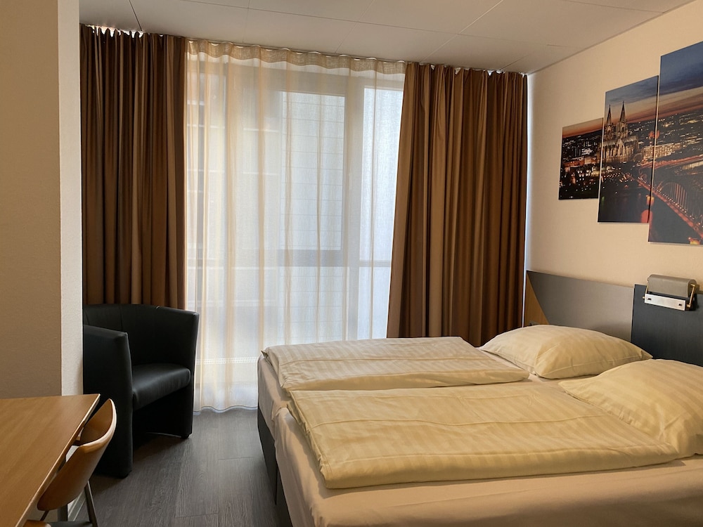 Hotel Opera 9