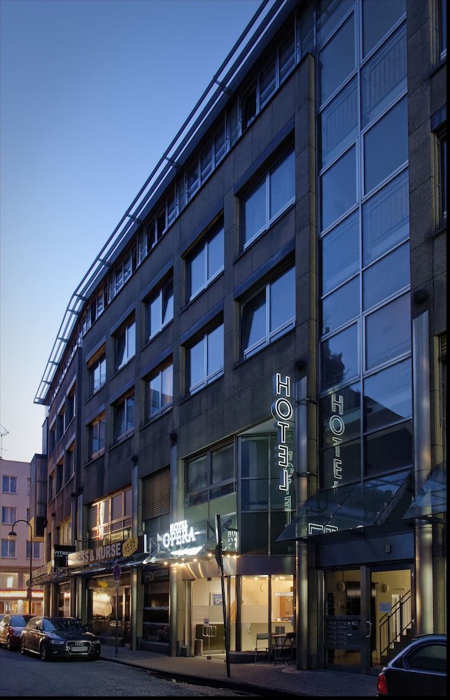 Hotel Opera 1