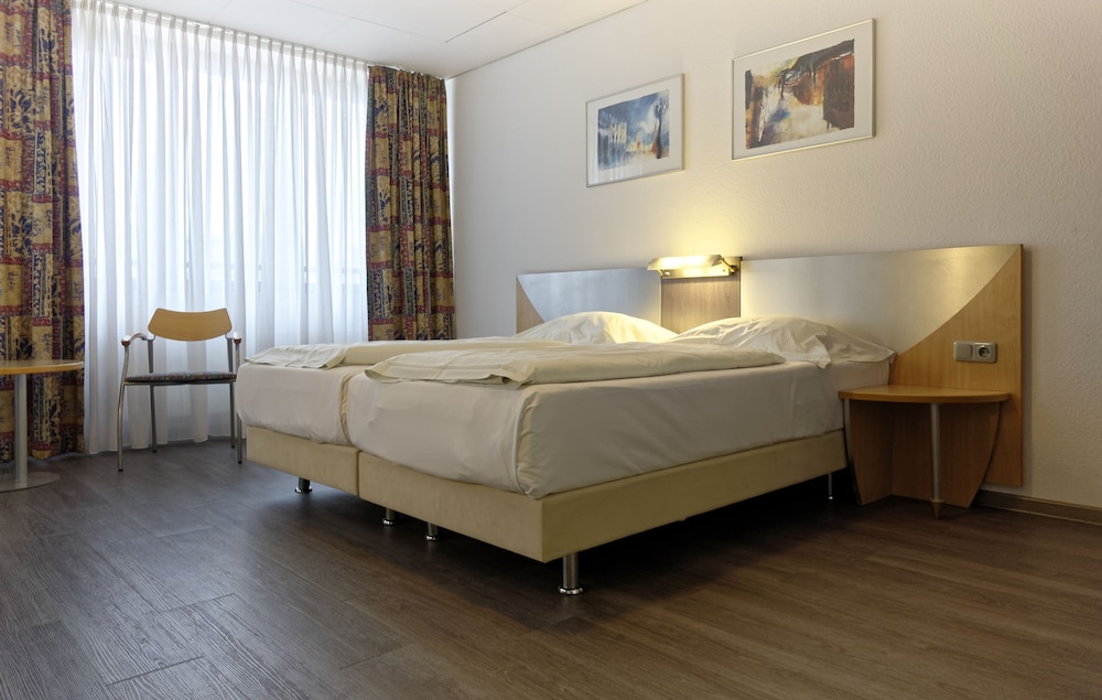 Hotel Opera 5