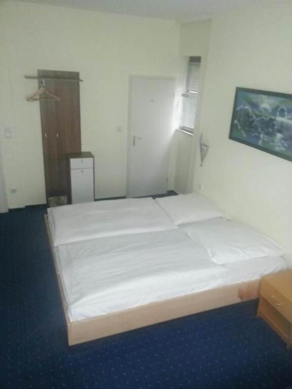 Hotel Garni Frankfurt 20