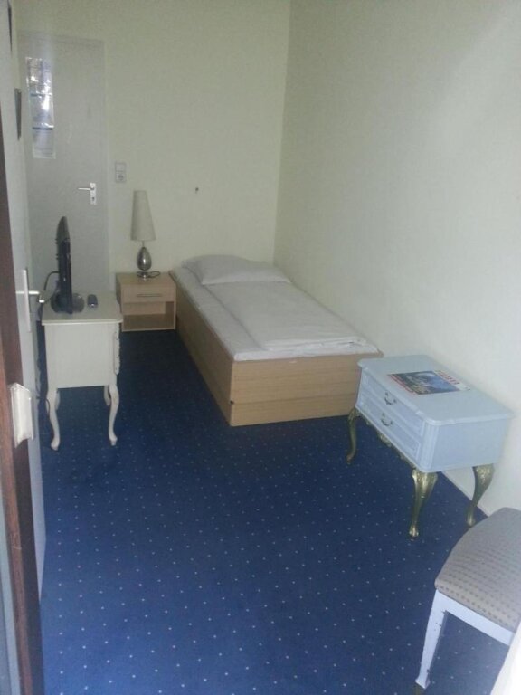 Hotel Garni Frankfurt 19