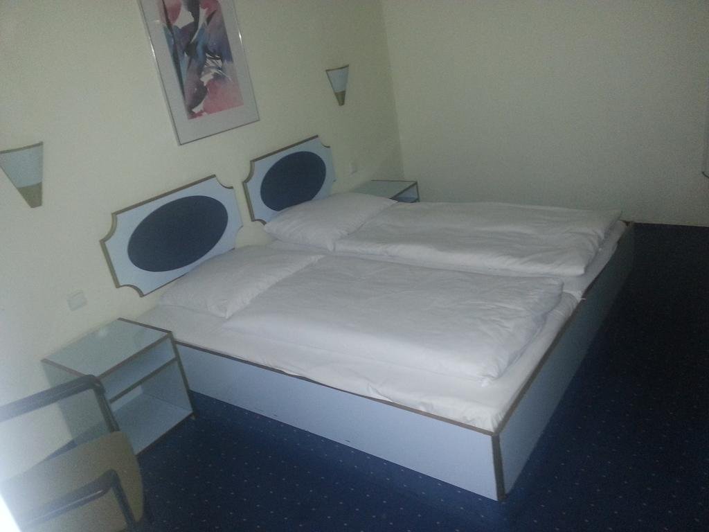Hotel Garni Frankfurt 2