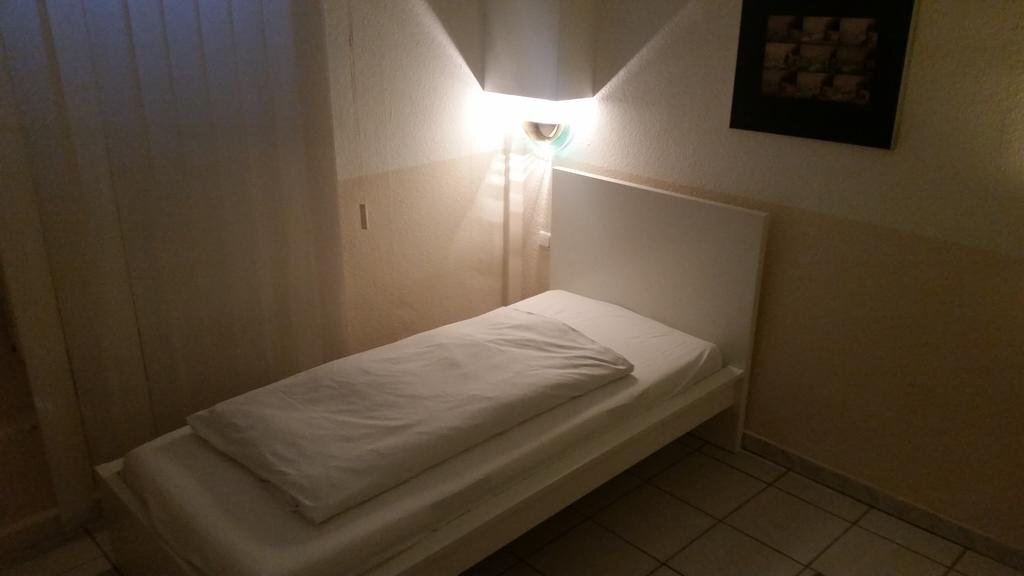 Hotel Garni Frankfurt 4