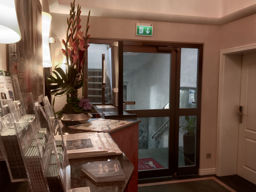 West an der Bockenheimer Warte 3