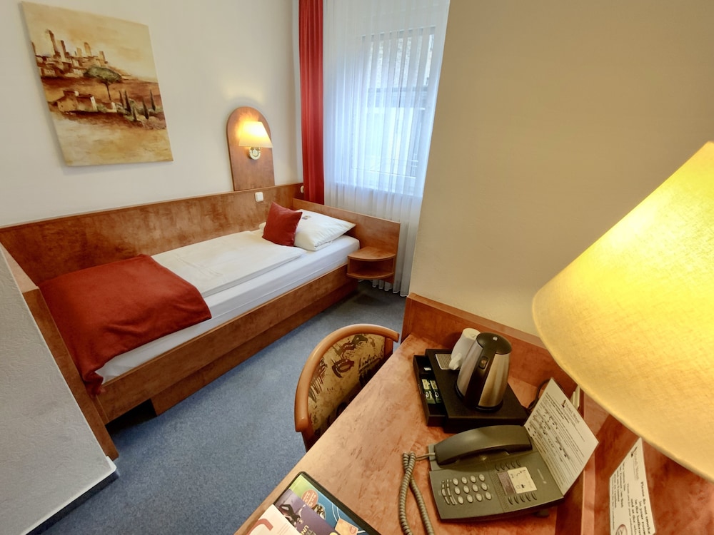 West an der Bockenheimer Warte 24