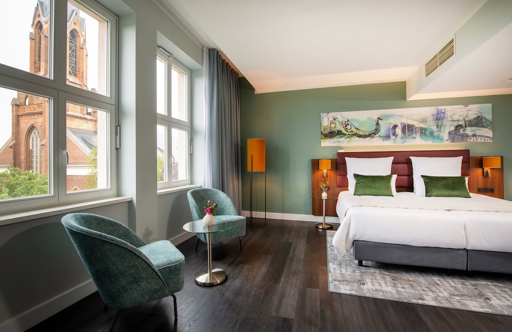 Leonardo Royal Hotel Berlin Alexanderplatz 24